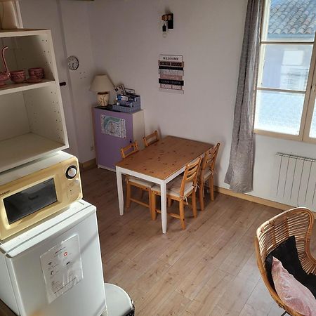 T2 Intra-Murros "Le Lavande" Avec Garage Avinhão Exterior foto